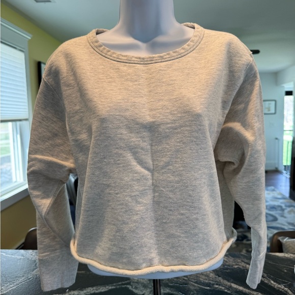 Athleta Tops - Athleta heather grey cropped sweatshirt M